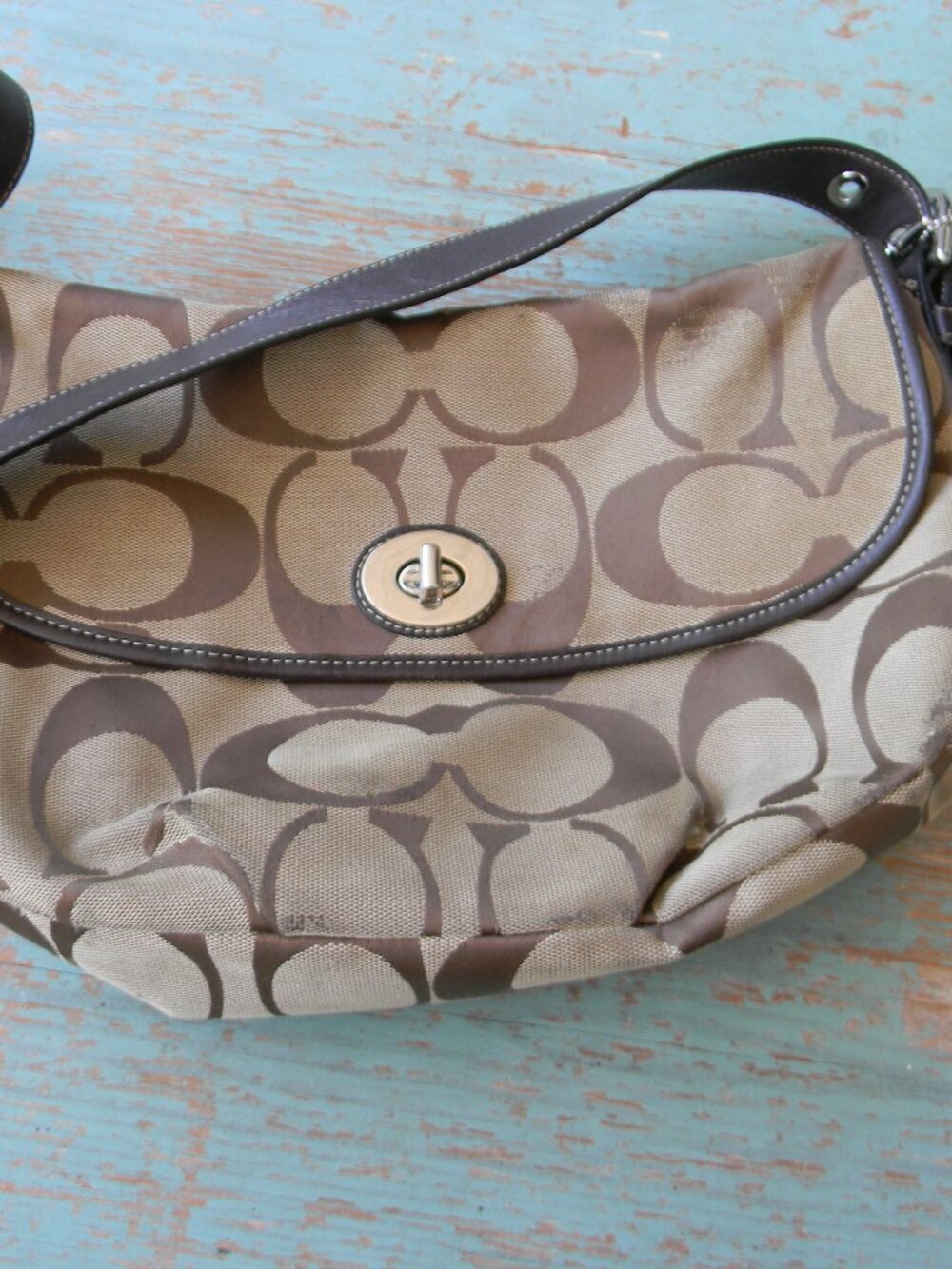 VTG Y2K  COACH SIGNATURE LEATHER FLAP CROSSBODY F15171  khaki/ brown TURNLOCK